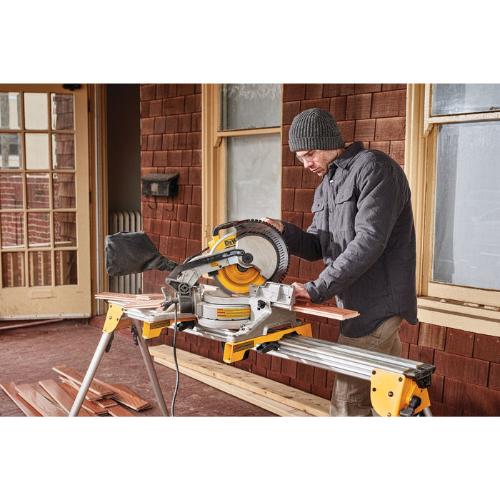 DeWalt 10" 15A Electric Single-Bevel Compound Mitre Saw