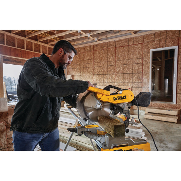 DeWalt 12" 15A Electric Dual-Bevel Compound Mitre Saw