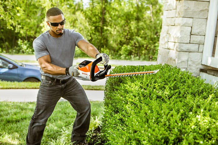 STIHL HSA 56 18" Cordless Hedge Trimmer Kit (AK System)