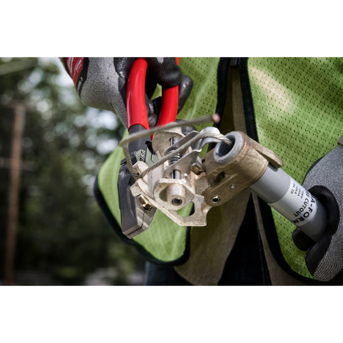 Milwaukee 9" Lineman's Dipped Grip Pliers w/ Thread Cleaner (USA)