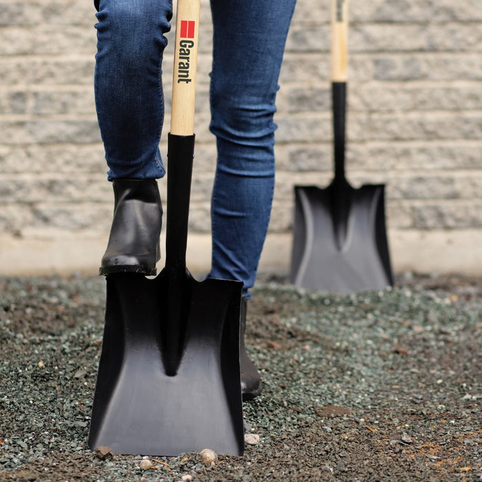 Garant Short Square Shovel