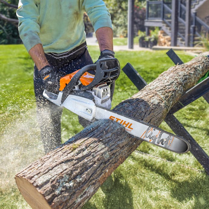 STIHL MS 162 Gas Chainsaw (30.1 cc) - 16"