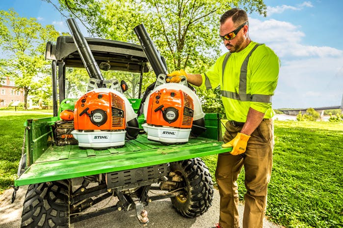 STIHL BR 600 Gas Powered Backpack Leaf Blower (64.8cc)