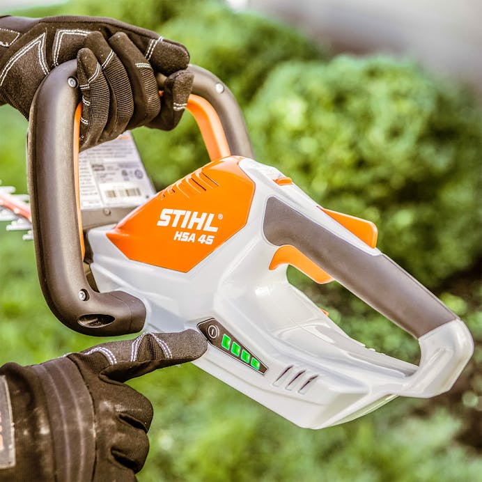 STIHL HSA 40 Cordless Battery Hedge Trimmer Kit