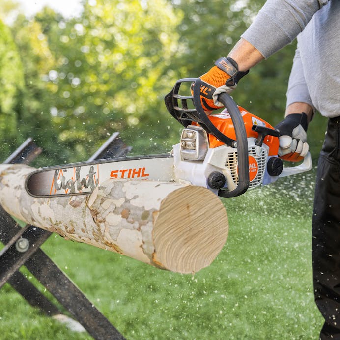 STIHL MS 162 Gas Chainsaw (30.1 cc) - 16"