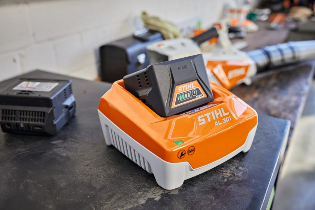 STIHL AL 301 High Speed Battery Charger