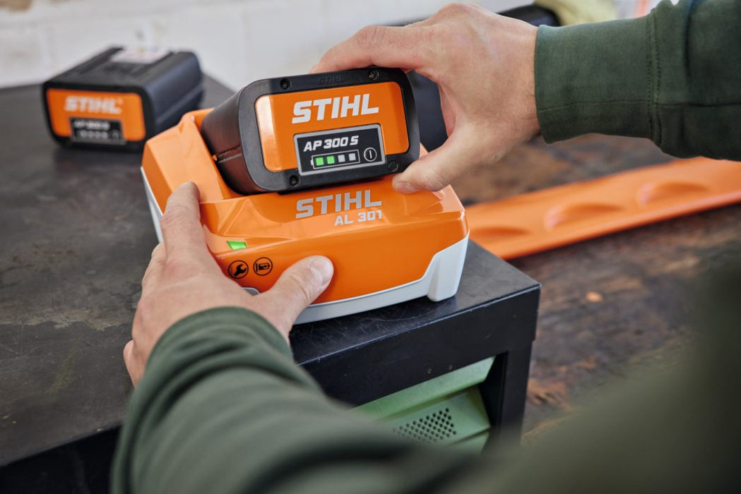 STIHL AL 301 High Speed Battery Charger