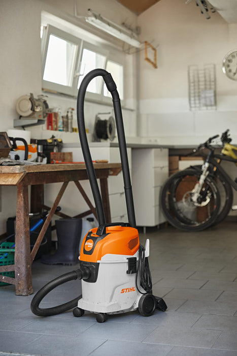 STIHL SE 33 Electric Wet/Dry Vacuum Cleaner 12L