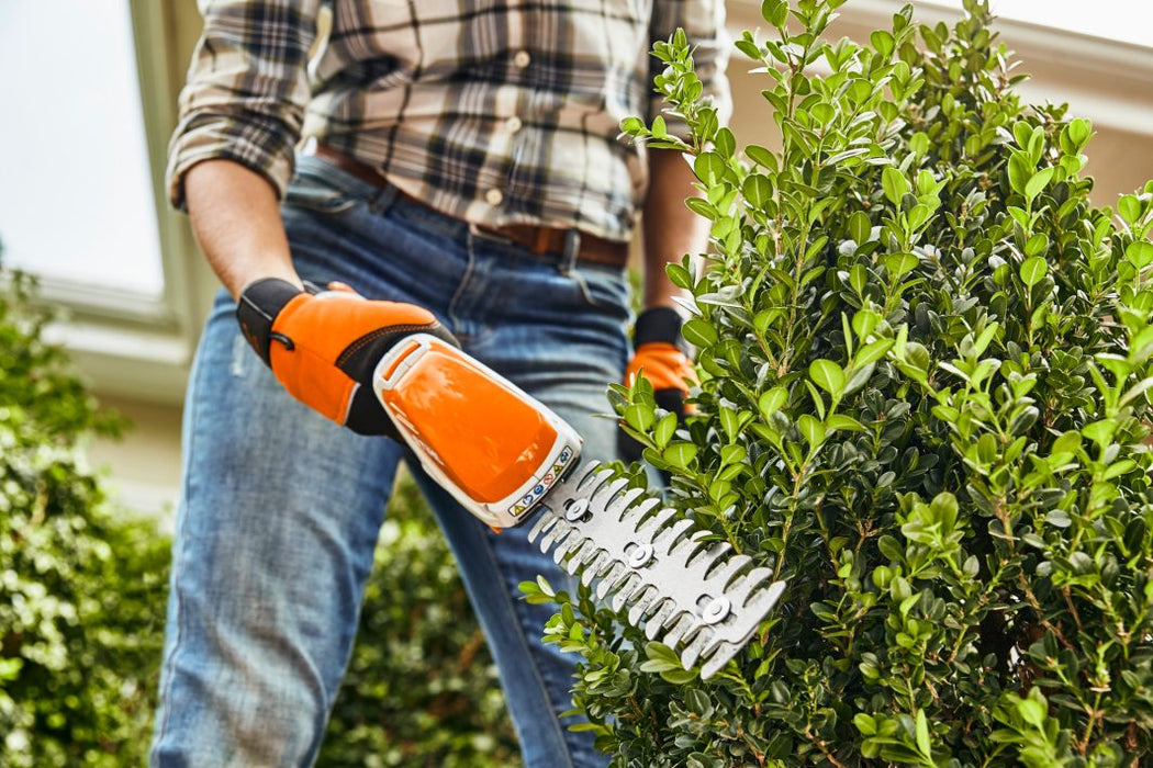 STIHL HSA 26 Cordless Shrub Shear Kit