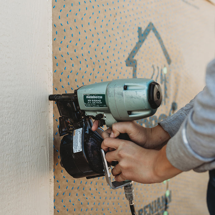 Metabo Pro Bundle 2-1/2 Inch Coil Siding Nailer with BONUS Impact Driver Kit