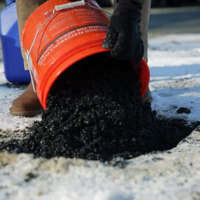 Aquaphalt 6.0 (Medium) - Permanent Asphalt Pothole Repair - 50 lbs Pail